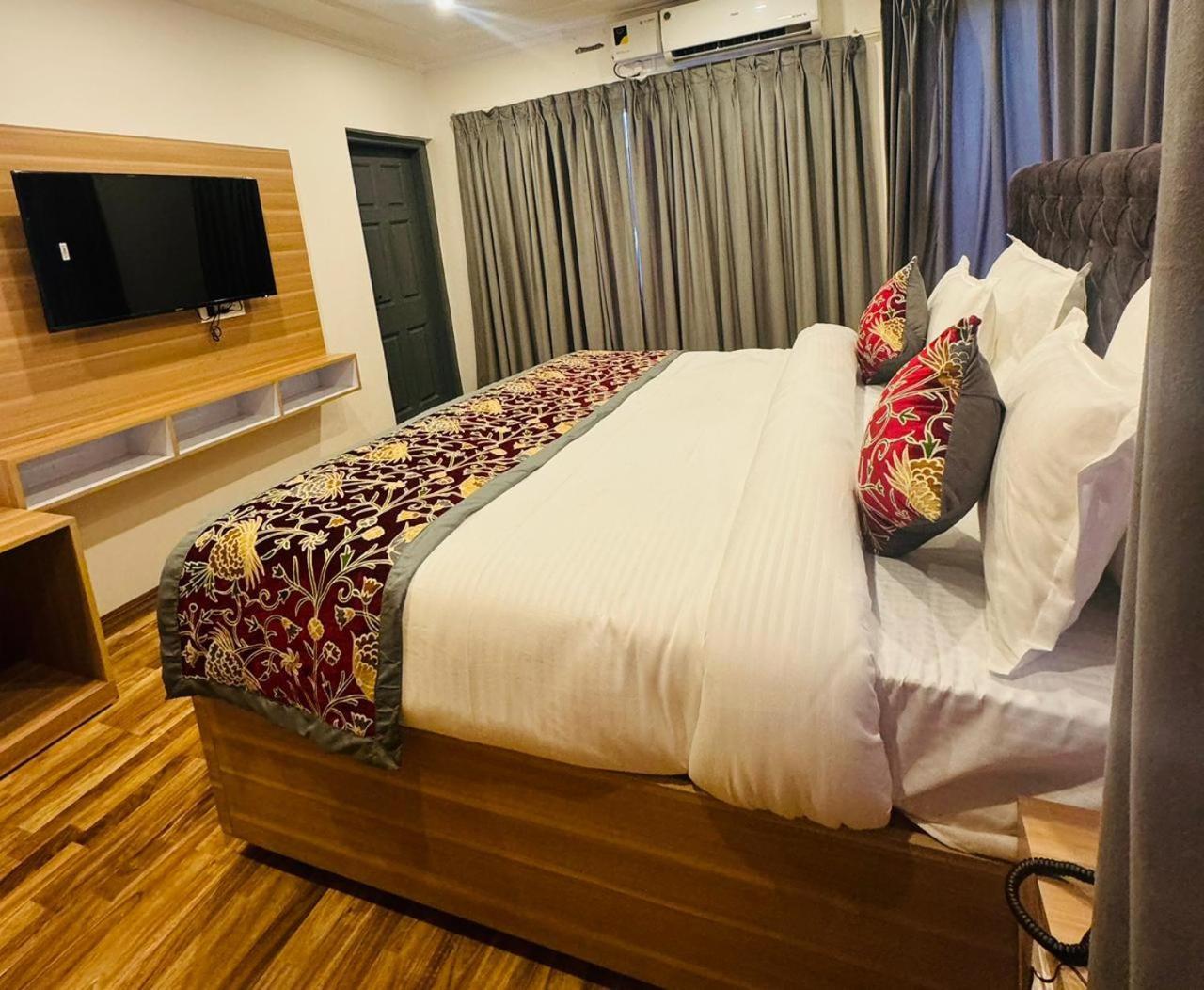 De Elaaf The Luxury Stay Srīnagar Esterno foto