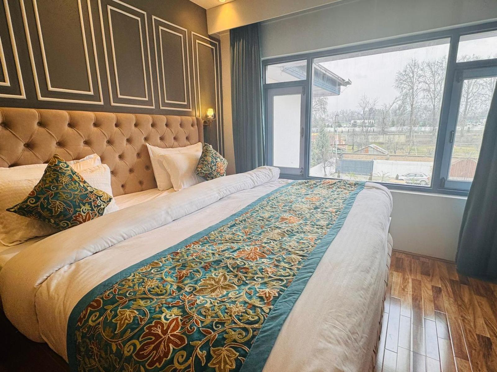 De Elaaf The Luxury Stay Srīnagar Esterno foto